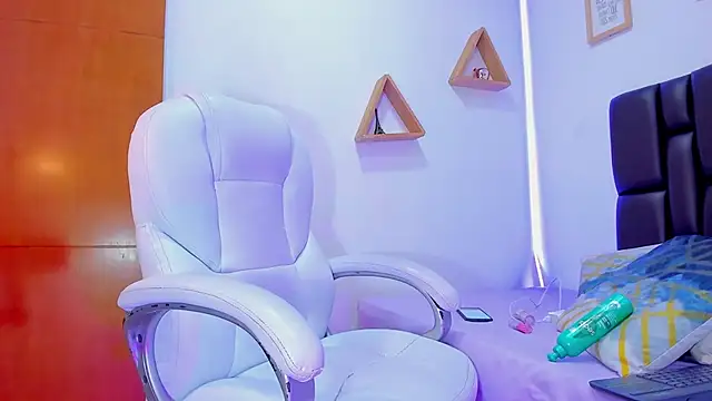 miiarod online show from 10/28/25, 07:05