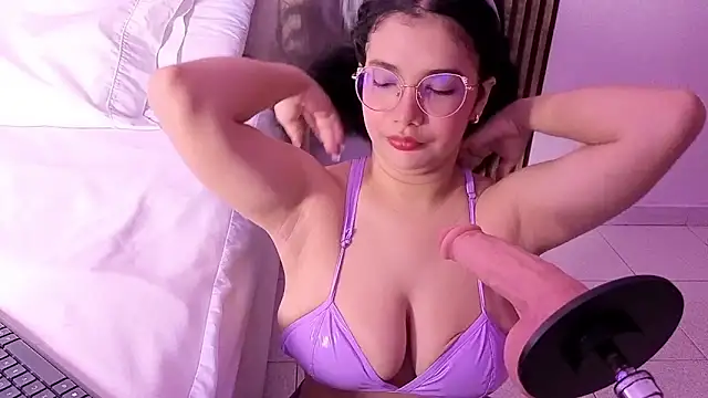 LunaRosse  online show from 12/18/25, 11:49