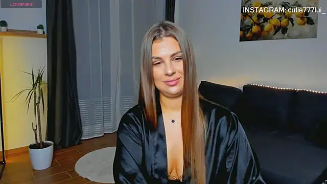 Cutie Lui online show from 11/10/25, 10:36