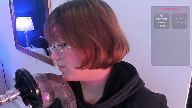 isa grey  online show from 10/02/25, 03:57