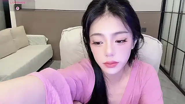 Snapshot of Sandy_Uu chatting on 09/17/25, 05:31 Sandy Uu online show from 09/17/25, 05:31