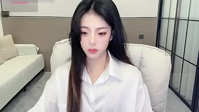 Snapshot of Sandy_Uu chatting on 09/18/25, 05:53 Sandy Uu online show from 09/18/25, 05:53