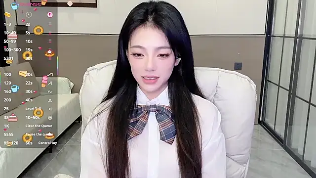 Snapshot of Sandy_Uu chatting on 09/24/25, 05:55 Sandy Uu online show from 09/24/25, 05:55