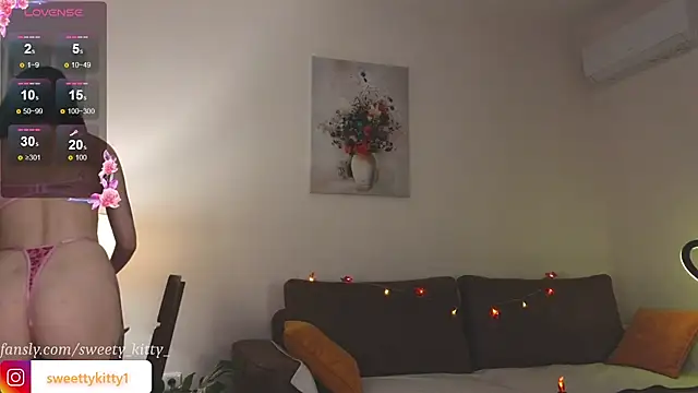 sweettykitty online show from 10/12/25, 03:44