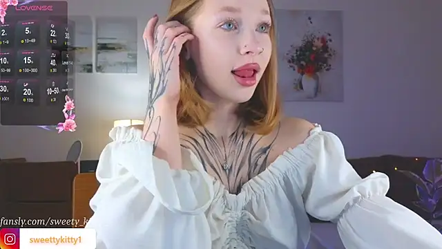 sweettykitty online show from 10/25/25, 11:40