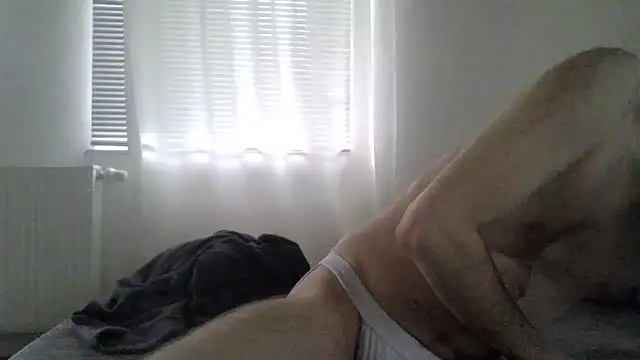 Snapshot of XLBarehengst chatting on 02/17/26, 08:00 XLBarehengst online show from 02/17/26, 08:00