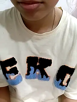 blueeyegirl22 online show from 12/02/25, 11:04