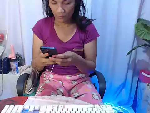 Snapshot of hot_gold69 chatting on 06/03/26, 09:31 hot gold69 online show from 06/03/26, 09:31