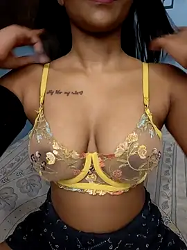 Snapshot of Ema-01 chatting on 11/15/25, 03:30 Ema-01 online show from 11/15/25, 03:30