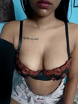 Snapshot of Ema-01 chatting on 11/20/25, 07:19 Ema-01 online show from 11/20/25, 07:19