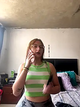 Snapshot of Aria_beauti chatting on 09/11/25, 02:28 Aria beauti online show from 09/11/25, 02:28