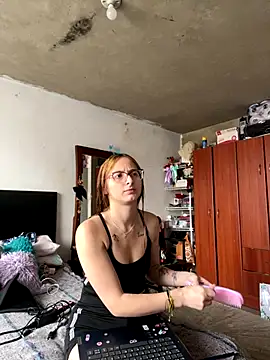 Snapshot of Aria_beauti chatting on 09/17/25, 03:14 Aria beauti online show from 09/17/25, 03:14