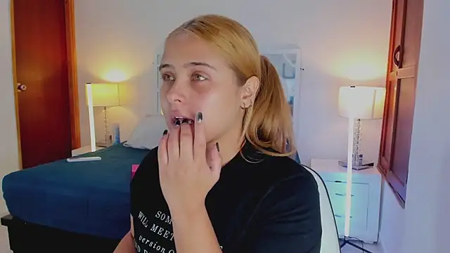 MikaelaStone online show from 02/11/26, 12:32