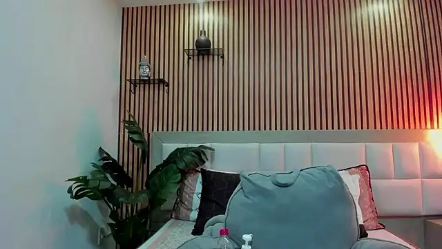 KattyBonnie online show from 12/18/25, 08:37