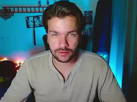 cortelioni massimo  online show from 10/03/25, 02:08