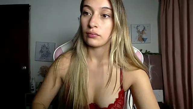 SophiaaLee online show from 05/06/26, 12:19