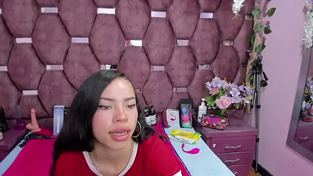 Nanis James online show from 05/10/26, 03:12