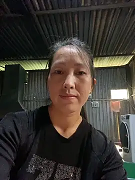 Snapshot of Huong-Ly chatting on 09/10/25, 04:45 Huong-Ly online show from 09/10/25, 04:45