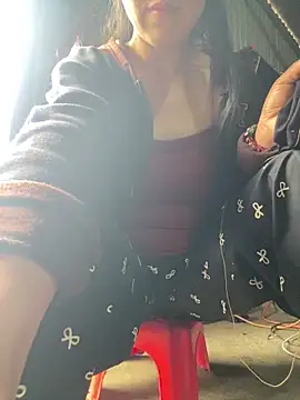 Snapshot of Huong-Ly chatting on 09/26/25, 01:53 Huong-Ly online show from 09/26/25, 01:53