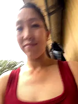 Snapshot of Huong-Ly chatting on 10/02/25, 02:40 Huong-Ly online show from 10/02/25, 02:40