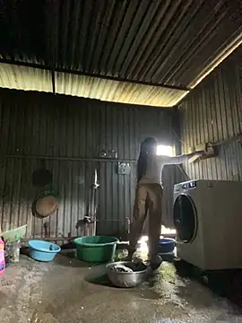 Snapshot of Huong-Ly chatting on 11/24/25, 06:35 Huong-Ly online show from 11/24/25, 06:35