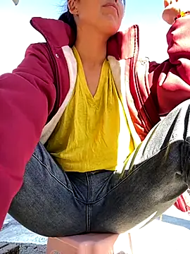 Snapshot of Huong-Ly chatting on 11/29/25, 08:06 Huong-Ly online show from 11/29/25, 08:06