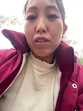 Snapshot of Huong-Ly chatting on 12/04/25, 02:32 Huong-Ly online show from 12/04/25, 02:32