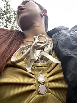 Snapshot of Huong-Ly chatting on 12/22/25, 03:14 Huong-Ly online show from 12/22/25, 03:14