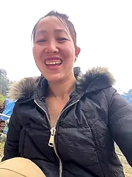 Snapshot of Huong-Ly chatting on 01/11/26, 03:00 Huong-Ly online show from 01/11/26, 03:00