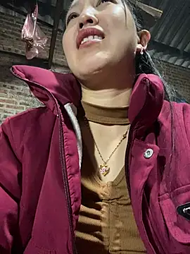 Snapshot of Huong-Ly chatting on 02/20/26, 09:21 Huong-Ly online show from 02/20/26, 09:21