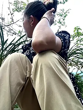 Snapshot of Huong-Ly chatting on 03/02/26, 10:22 Huong-Ly online show from 03/02/26, 10:22