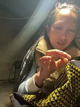 Snapshot of Huong-Ly chatting on 03/04/26, 02:17 Huong-Ly online show from 03/04/26, 02:17