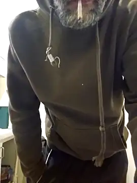 Snapshot of Stingles chatting on 09/28/25, 07:14 Stingles online show from 09/28/25, 07:14