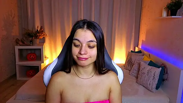 Leila Hefner online show from 11/28/25, 03:09