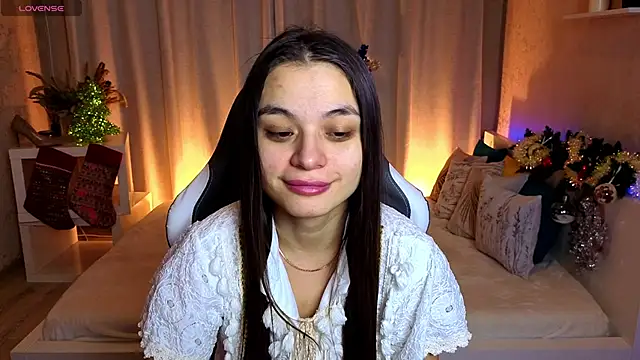 Leila Hefner online show from 12/20/25, 02:18