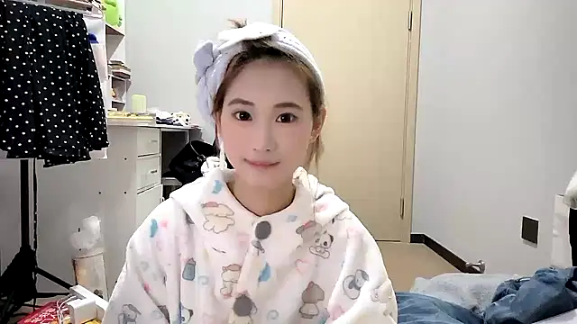 Snapshot of Ann-cookie chatting on 12/02/25, 02:56 Ann-cookie online show from 12/02/25, 02:56