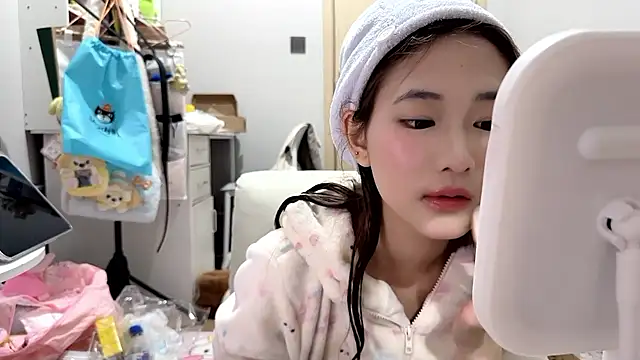 Snapshot of Ann-cookie chatting on 01/12/26, 03:28 Ann-cookie online show from 01/12/26, 03:28