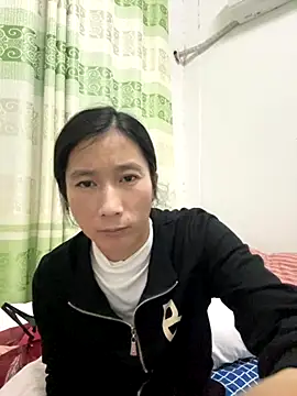 crhong666 online show from 11/10/25, 12:26