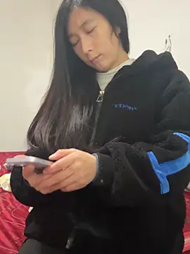 crhong666 online show from 11/20/25, 12:11