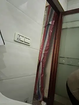 crhong666 online show from 01/16/26, 12:47