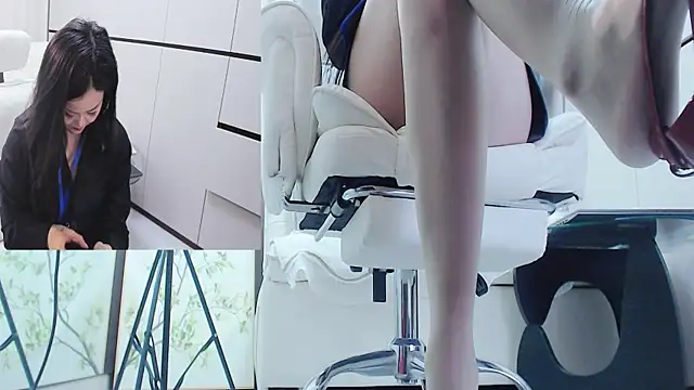 Snapshot of Eileen-L chatting on 12/22/25, 03:47 Eileen-L online show from 12/22/25, 03:47