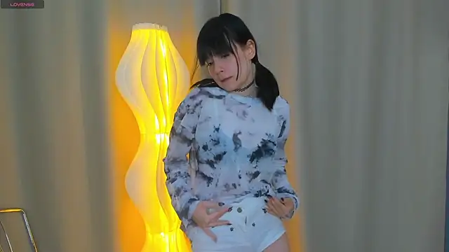 Honeey Beee online show from 09/23/25, 07:39