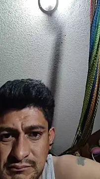 Snapshot of titolovemilfs chatting on 12/19/25, 09:27 titolovemilfs online show from 12/19/25, 09:27