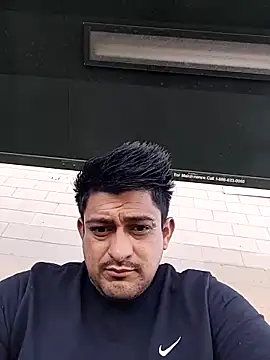 Snapshot of titolovemilfs chatting on 02/04/26, 08:58 titolovemilfs online show from 02/04/26, 08:58