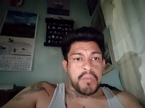 Snapshot of titolovemilfs chatting on 03/24/26, 05:34 titolovemilfs online show from 03/24/26, 05:34