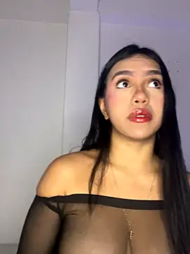 Michelle johnson  online show from 10/18/25, 05:14