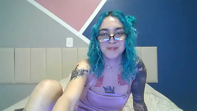 Snapshot of peetitefairy chatting on 10/11/25, 04:01 peetitefairy online show from 10/11/25, 04:01