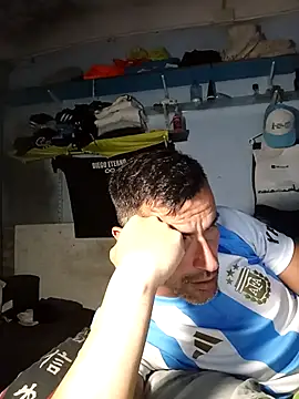 Snapshot of Ricofitness chatting on 09/18/25, 03:19 Ricofitness online show from 09/18/25, 03:19