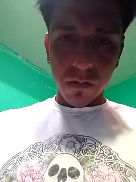 Snapshot of TragicAirplane168 chatting on 11/15/25, 08:27 TragicAirplane168 online show from 11/15/25, 08:27