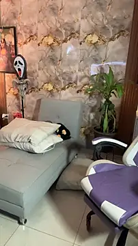 hannachris- online show from 10/26/25, 01:33